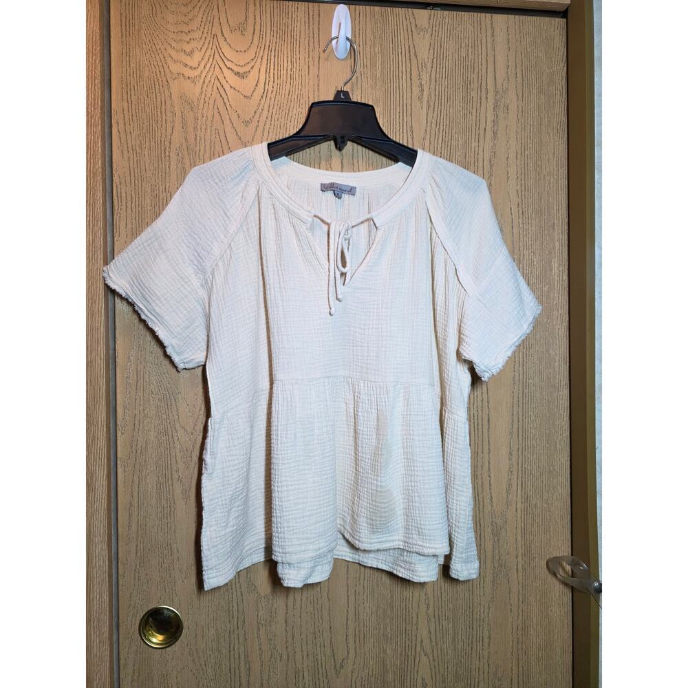 Wishlist Apparel Small Cream short sleeved blouse. Tie neck. Cotton.